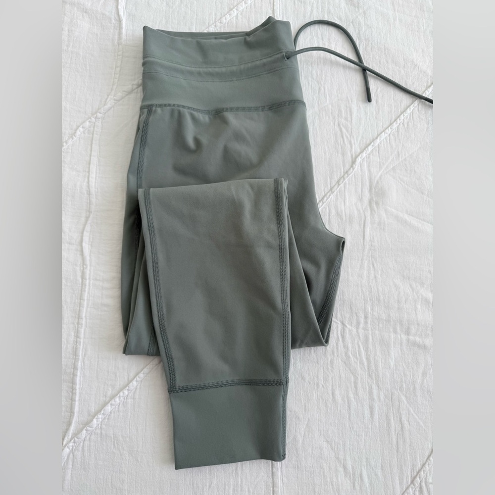Vuori Sage Green Leggings and Bra
